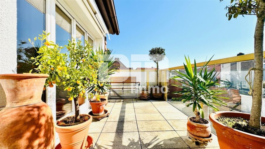 Hochwertige 5-Zi Wohnung in Traumlage mit Balkon in gepflegter Jugendstil-Villa + Panoramablick - Balkon / Panoramablick